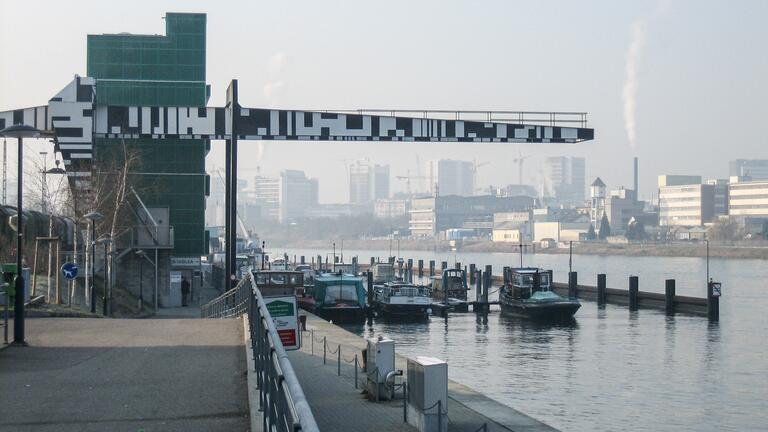 Future Vision for the Rhine Ports [CH, DE, F]